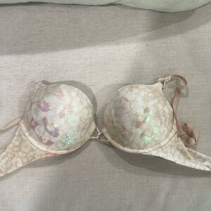 Victoria’s Secret miraculous plunge bra